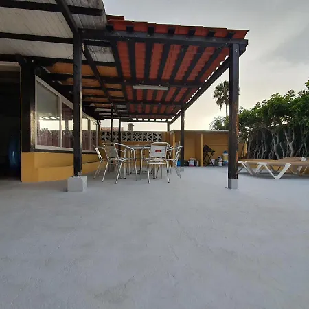 Nelidas Pri. Bungalow Pool & Wifi Free. Holiday home