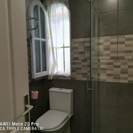 Nelidas Pri. Bungalow Pool & Wifi Free. Holiday home *